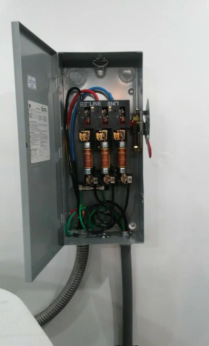 Three-phase disconnect switch installed for Smoke Detector Installation in South Middleton
